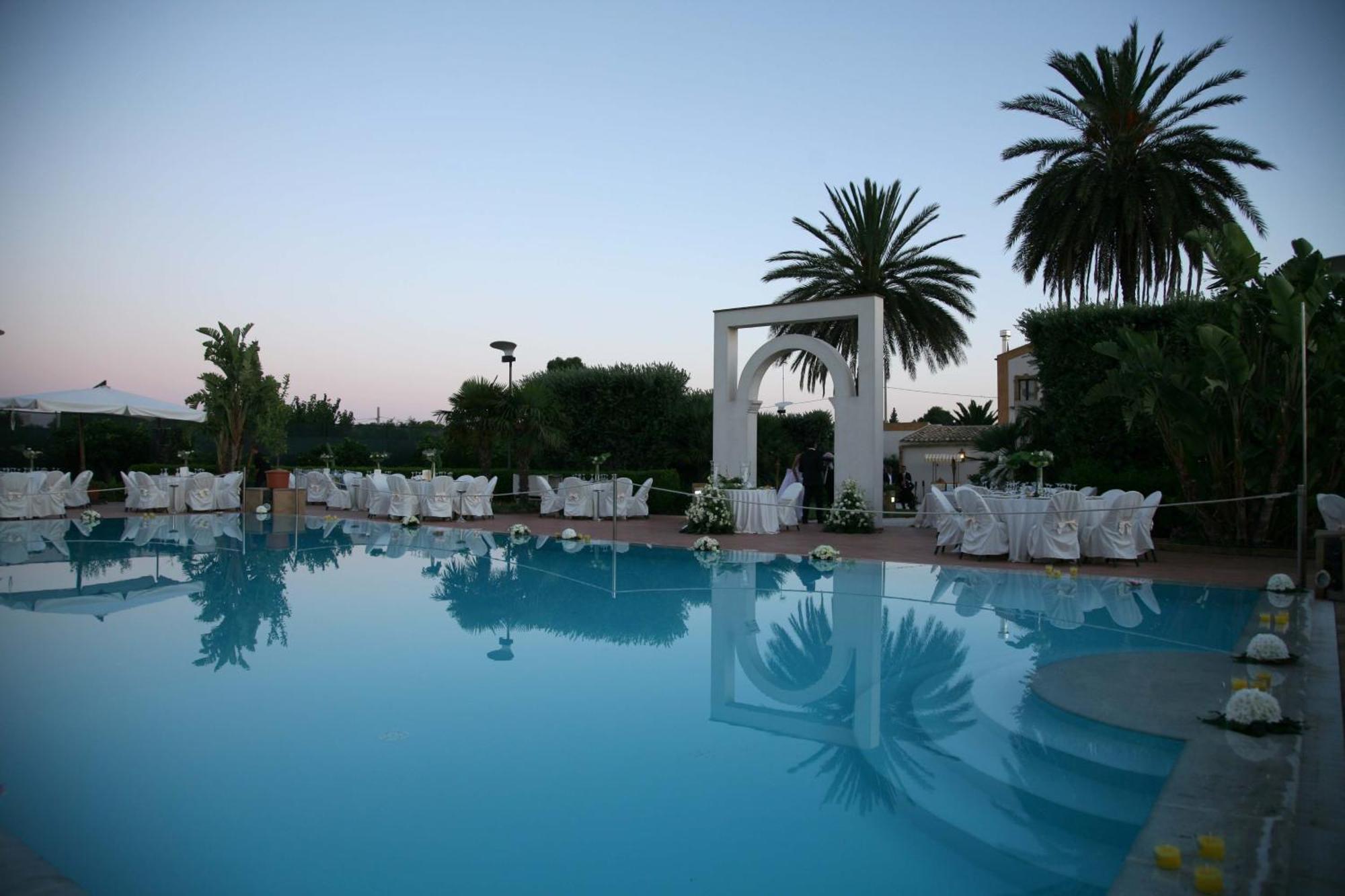 Hotel Villa Palocla شاكا المظهر الخارجي الصورة